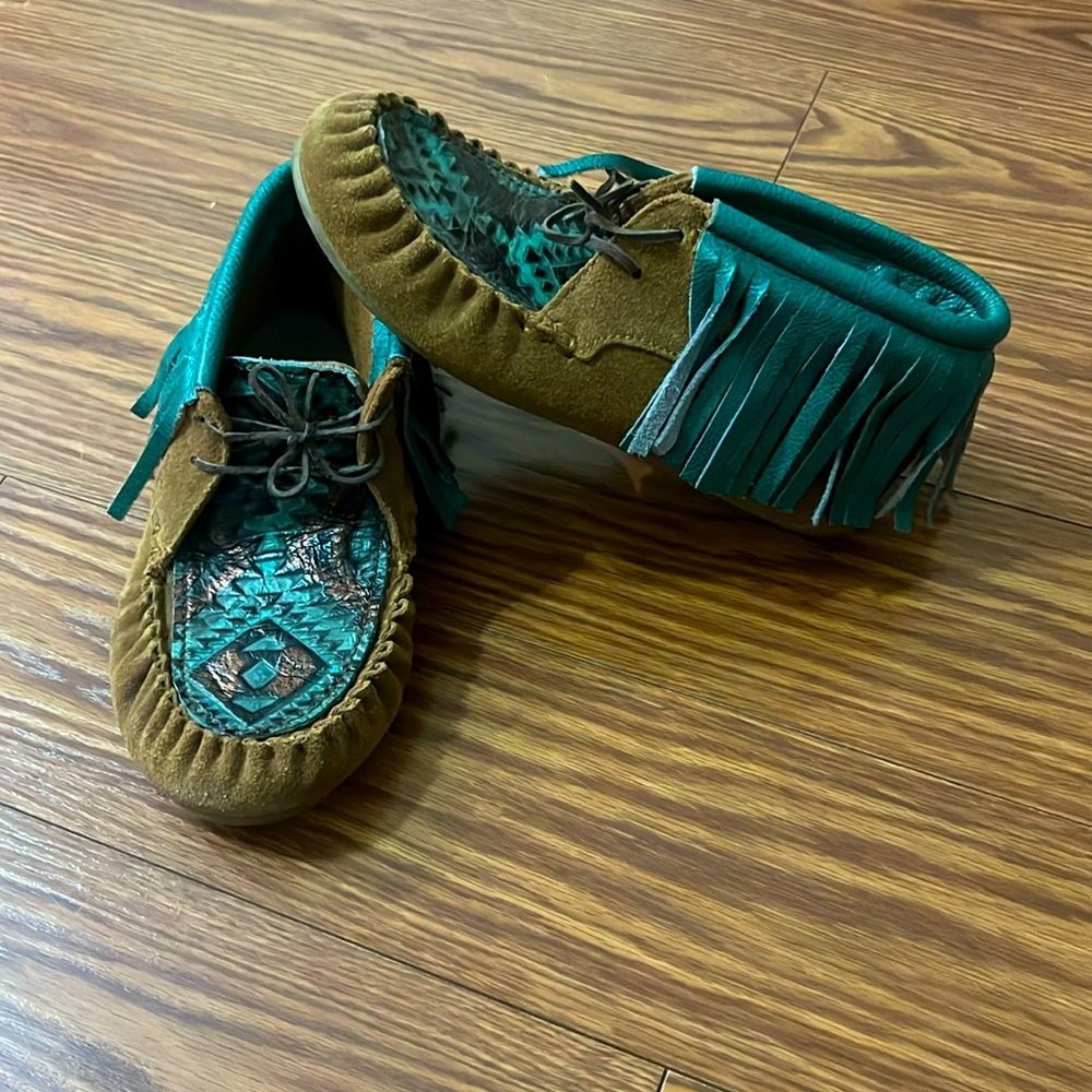 Women’s teal/brown size 7 moccasins